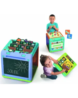 LE CUBE DES JEUX Avec 4 plateaux de jeu et des accessoires pour des...