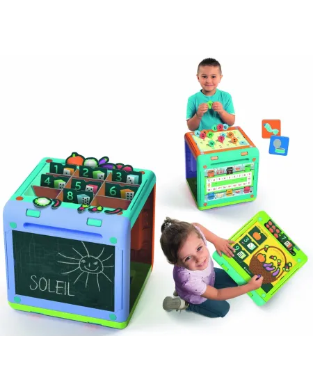 LE CUBE DES JEUX Avec 4 plateaux de jeu et des accessoires pour des...