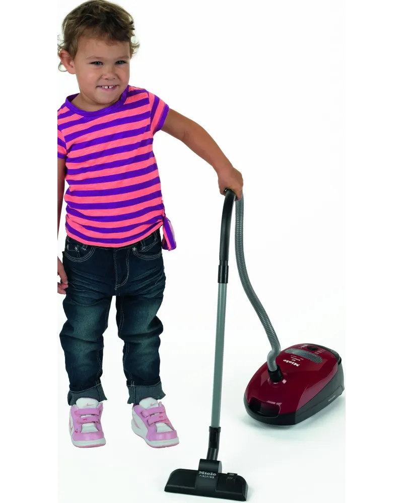 ASPIRATEUR TRAINEAU MIELE  Fini la poussière ! Tu pourras aspirer c...