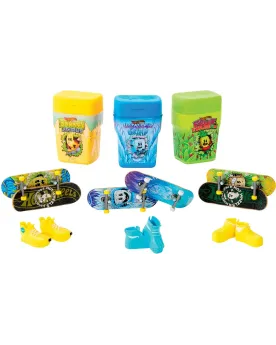 HOT WHEELS SKATE CONTAINER 2 PACK  Ouvre le paquet de chewing-gum e...
